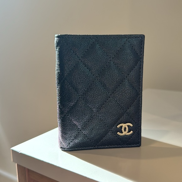 Chanel Iridescent Purple Passport Cover - Picture 1 of 15